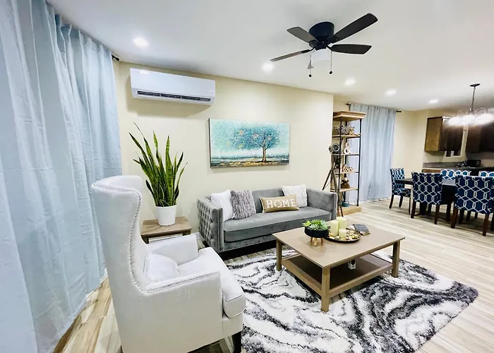 Cozy 2Br Bungalow Home Nestled In The Heart Of La