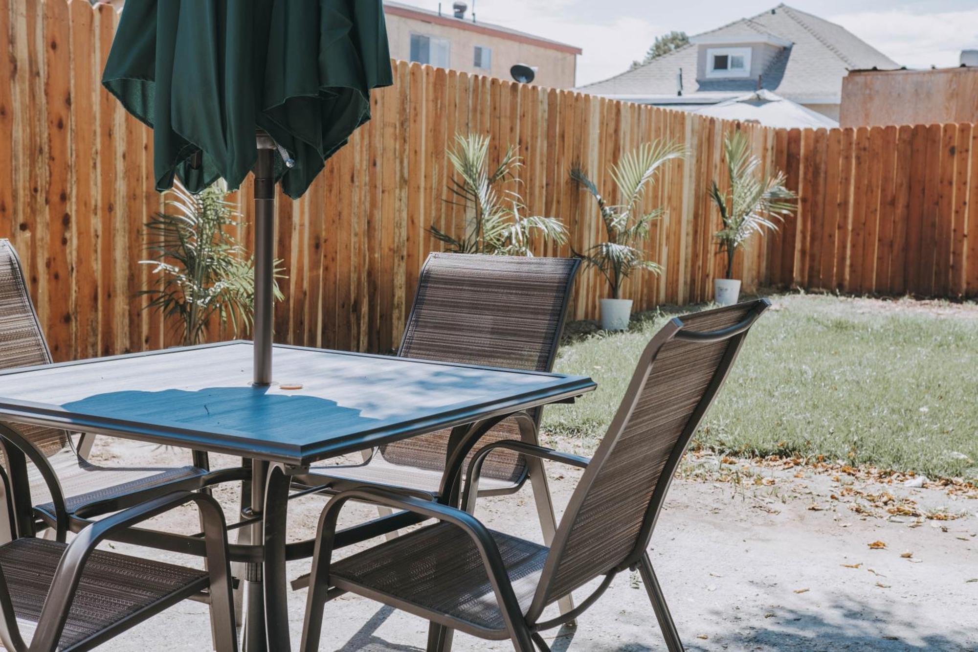 Ferienhaus Cozy 2br Bungalow Nestled In The Heart Of La