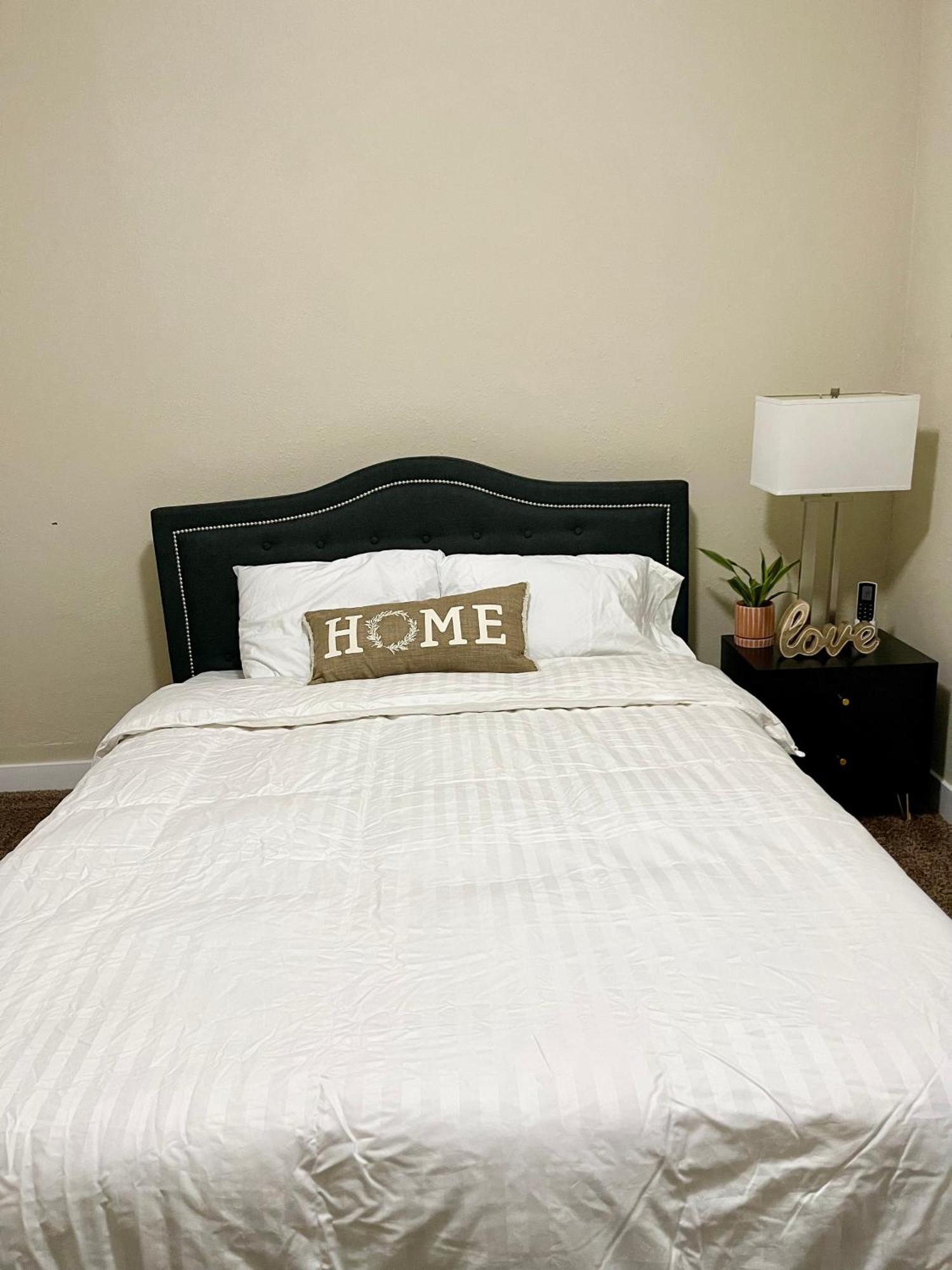 Cozy 2br Bungalow Nestled In The Heart Of La Ferienhaus Los Angeles