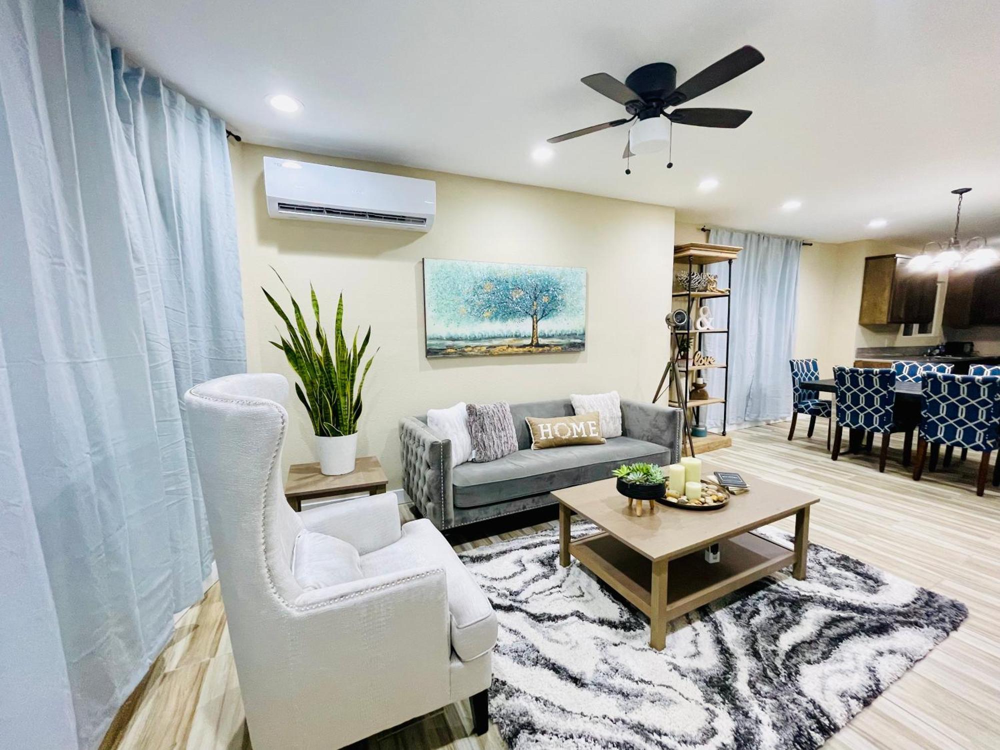 Cozy 2br Bungalow Nestled In The Heart Of La Ferienhaus